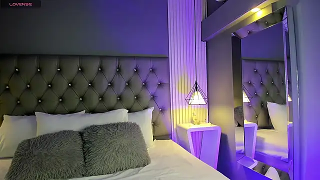 LunaBloomn online show from 27, 11, 2025