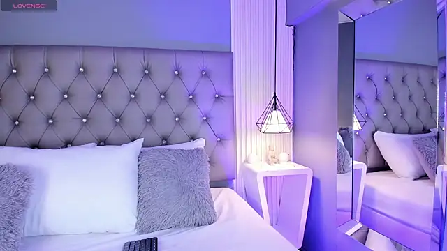 LunaBloomn online show from 8, 1, 2026