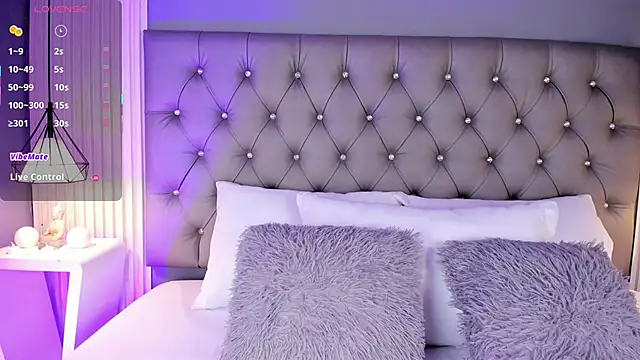 LunaBloomn online show from 12, 3, 2026