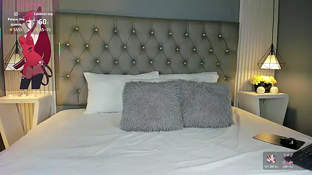 LunaBloomn online show from 15, 11, 2025