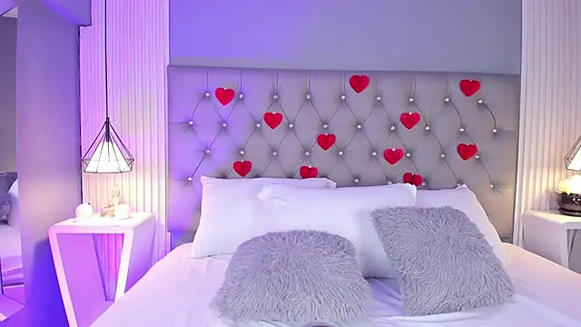 LunaBloomn online show from 16, 2, 2026