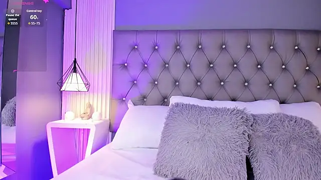 LunaBloomn online show from 12, 2, 2026