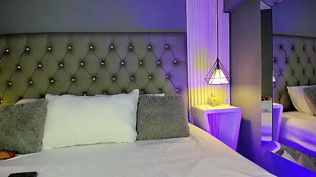 LunaBloomn online show from 5, 12, 2025