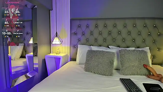 LunaBloomn online show from 29, 11, 2025