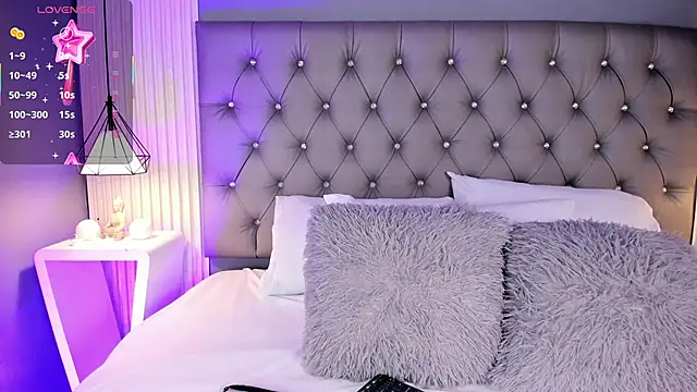 LunaBloomn online show from 10, 3, 2026