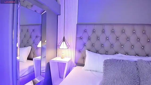 LunaBloomn online show from 22, 12, 2025