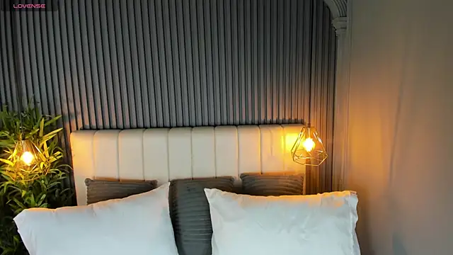 AlisonBeckerr  online show from 9, 11, 2025