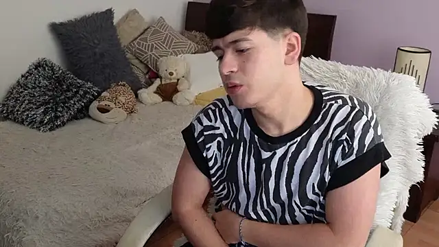 tightncuteass online show from 16, 9, 2025