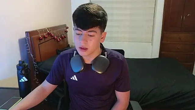 tightncuteass online show from 21, 11, 2025