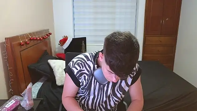 tightncuteass online show from 13, 11, 2025