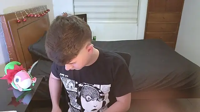 tightncuteass online show from 12, 11, 2025