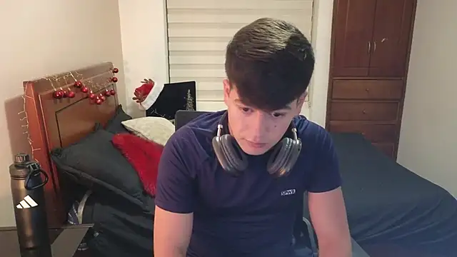 tightncuteass online show from 24, 11, 2025