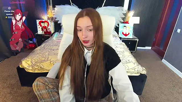 FoxyMayy online show from 6, 4, 2026