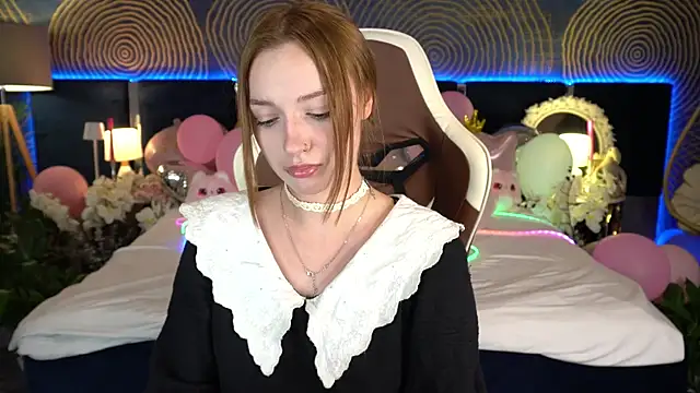 Snapshot of FoxyMayy chatting on 6, 7, 2026 FoxyMayy online show from 6, 7, 2026