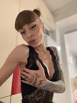 BabyBee  online show from 7, 10, 2025