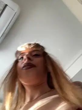 BabyBee  online show from 28, 10, 2025