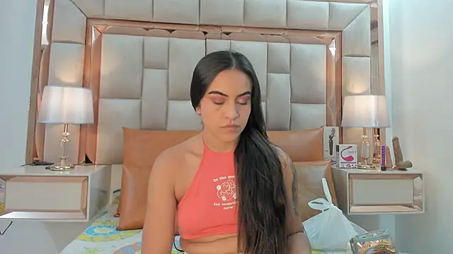 Leslie Bussh  online show from 4, 10, 2025