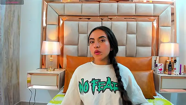 Leslie Bussh  online show from 9, 11, 2025