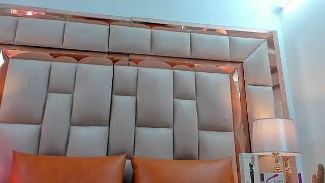 Leslie Bussh  online show from 19, 9, 2025