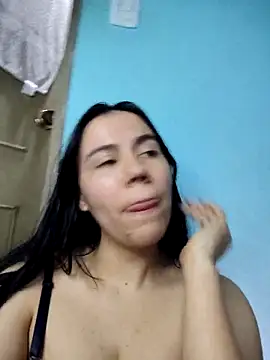 Snapshot of valen-sexx chatting on 28, 11, 2025 valen-sexx online show from 28, 11, 2025