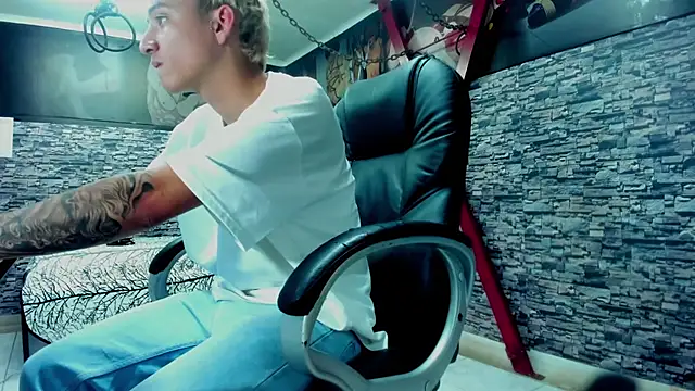 Snapshot of weesley_boy chatting on 29, 9, 2025 weesley boy online show from 29, 9, 2025