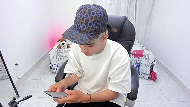 Snapshot of weesley_boy chatting on 27, 9, 2025 weesley boy online show from 27, 9, 2025