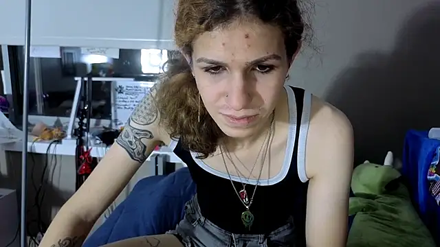 cuddlyavenue online show from 8, 11, 2025