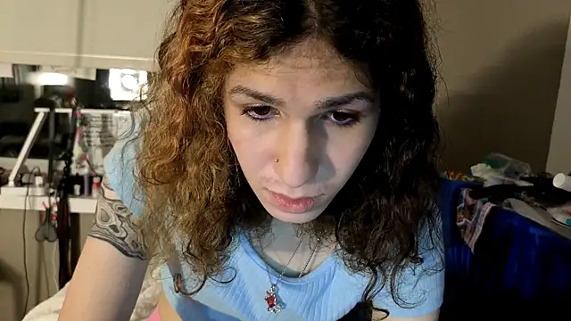 cuddlyavenue online show from 2, 11, 2025