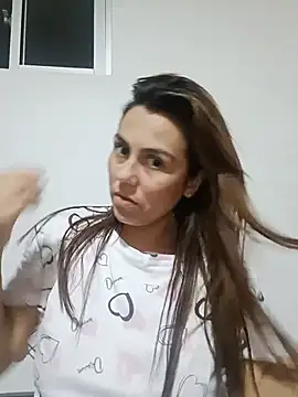 Snapshot of vanessa-titisM chatting on 5, 7, 2026 vanessa-titisM online show from 5, 7, 2026