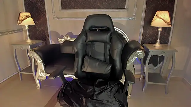 Helenstanford online show from 18, 10, 2025