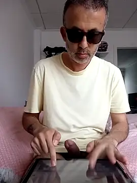 EmilioTaladdro online show from 4, 5, 2026