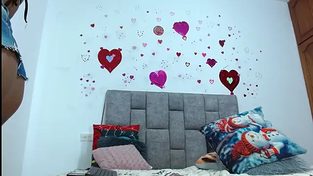 ebony joness online show from 14, 12, 2025