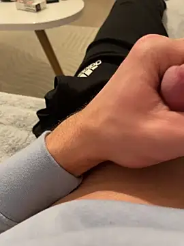 Snapshot of Milike_93 chatting on 19, 12, 2025 Milike 93 online show from 19, 12, 2025