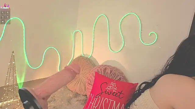 Snapshot of ashlynnlowe_ chatting on 14, 12, 2025 ashlynnlowe online show from 14, 12, 2025