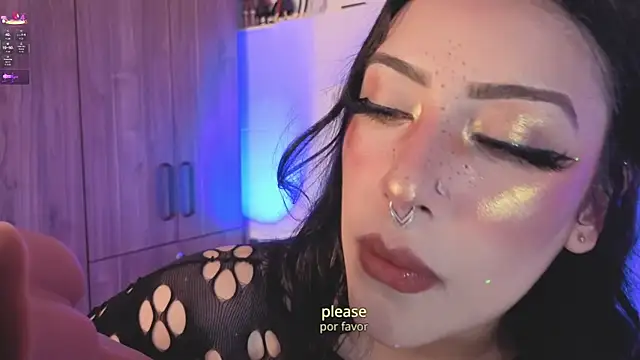 Snapshot of ashlynnlowe_ chatting on 23, 7, 2026 ashlynnlowe online show from 23, 7, 2026