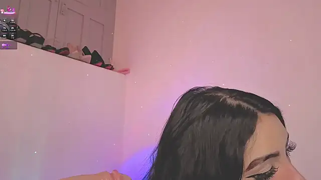 ashlynnlowe  online show from 16, 11, 2025