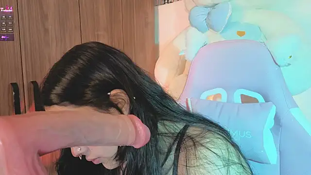 Snapshot of ashlynnlowe_ chatting on 5, 6, 2026 ashlynnlowe online show from 5, 6, 2026