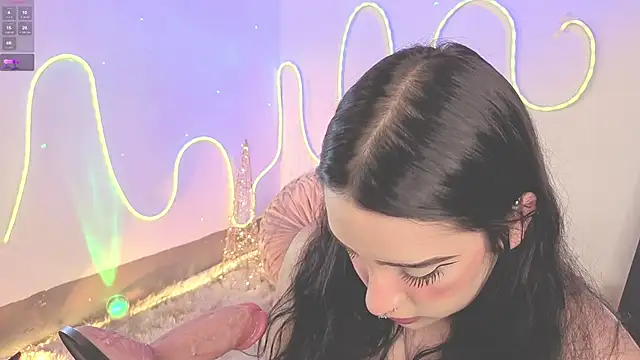 Snapshot of ashlynnlowe_ chatting on 3, 12, 2025 ashlynnlowe online show from 3, 12, 2025