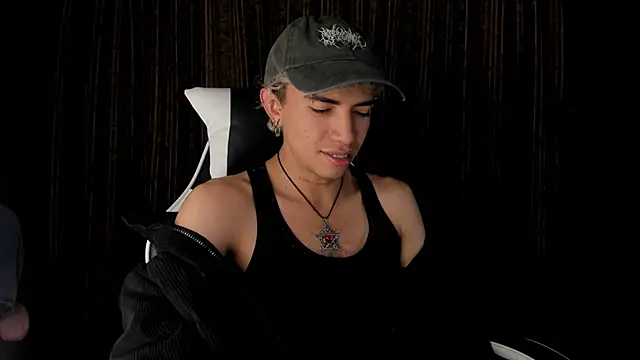 guynextdo0r online show from 17, 12, 2025