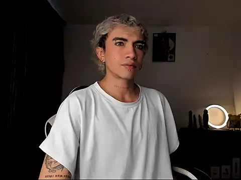 guynextdo0r online show from 16, 10, 2025