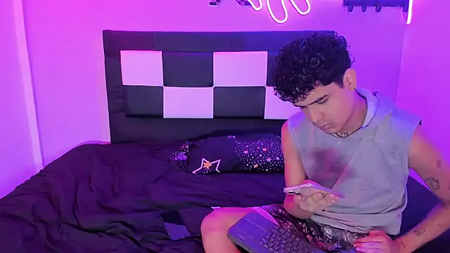 Lucky boys  X online show from 15, 4, 2026