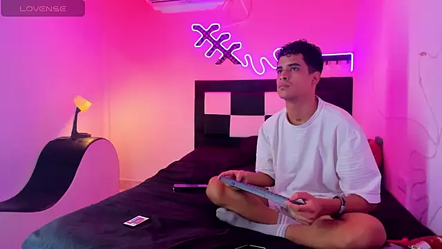 Lucky boys  X online show from 25, 9, 2025