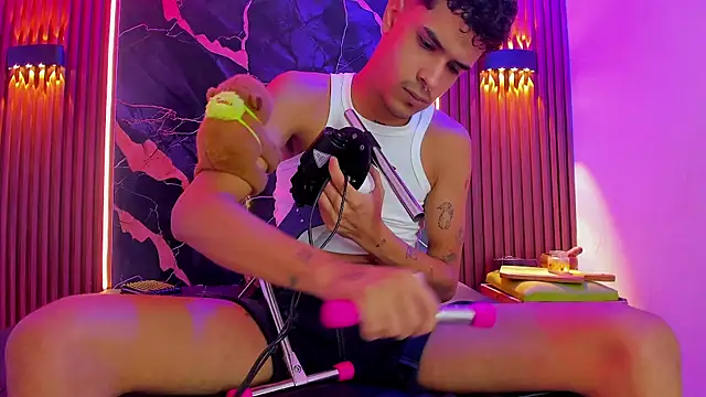 Lucky boys  X online show from 12, 11, 2025