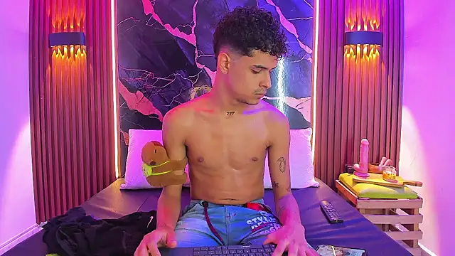 Lucky boys  X online show from 10, 11, 2025