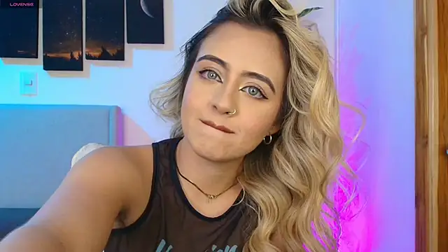 MaryMoon  online show from 1, 2, 2026