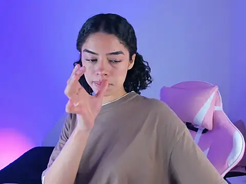 maddy parker   online show from 21, 11, 2025