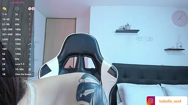 isabella sea  online show from 4, 10, 2025