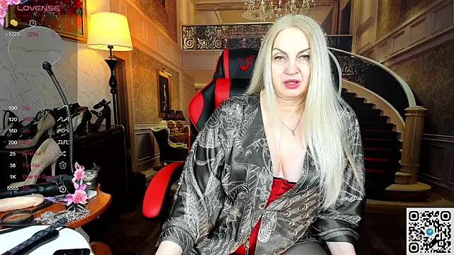 Nina Devillle online show from 17, 5, 2026