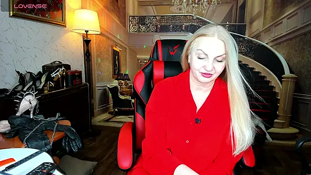 Nina Devillle online show from 17, 2, 2026