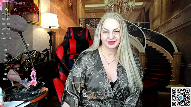 Nina Devillle online show from 25, 5, 2026